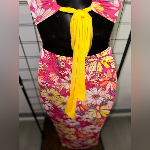 Pink Floral Cut Out Yellow Self Tie Back Closure Midi Dress - Picture 13 of 15